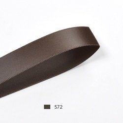572