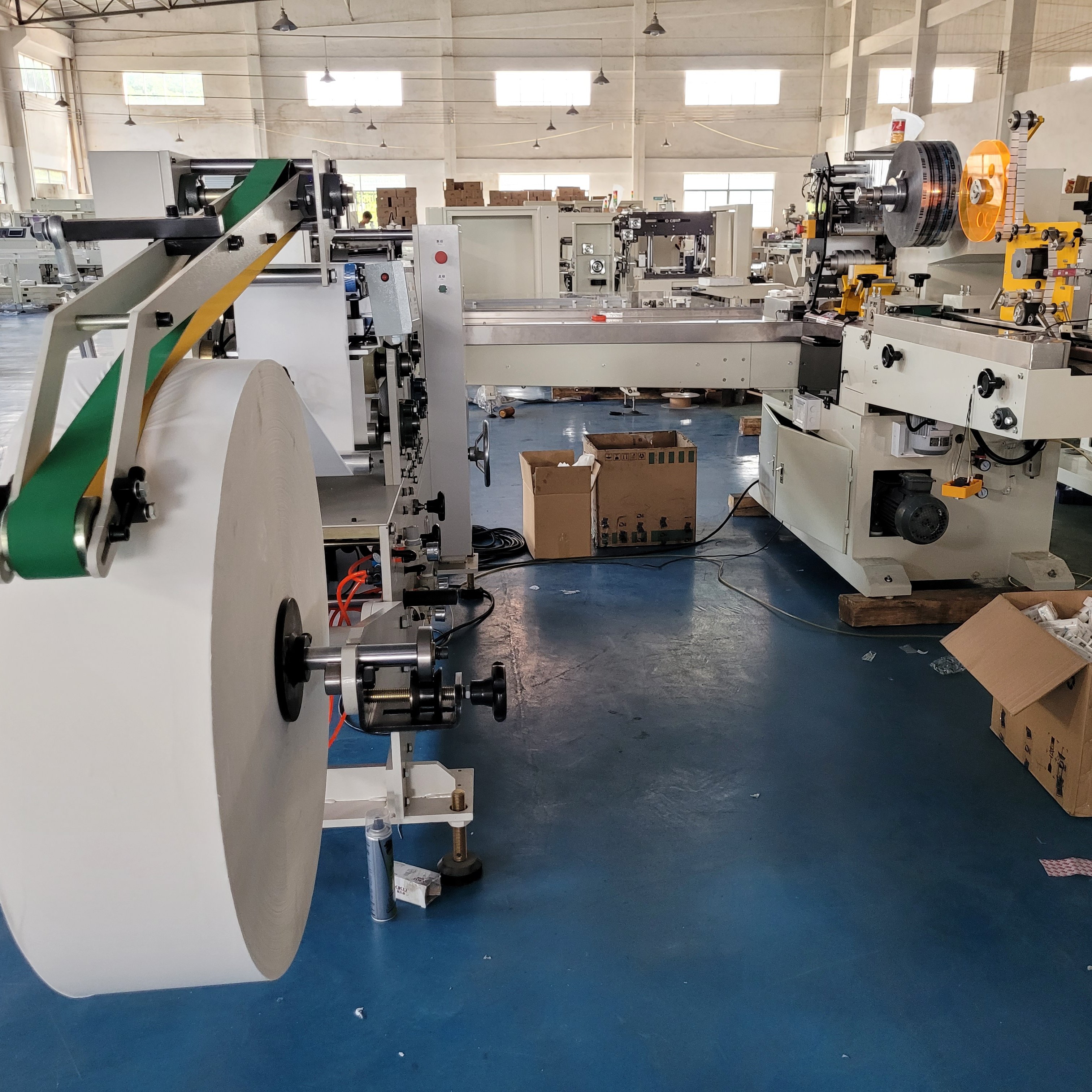 Foshan XieHeCheng Automatic Handkerchief Pocket Tissue Paper Making Packing Machine Production Line