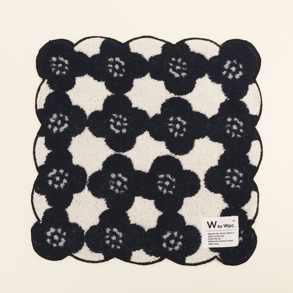 High Quality Wpc. Scallop Handkerchief - 100% Cotton, 25cm x 25cm