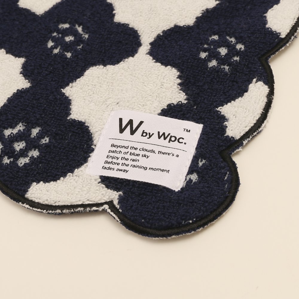 High Quality Wpc. Scallop Handkerchief - 100% Cotton, 25cm x 25cm