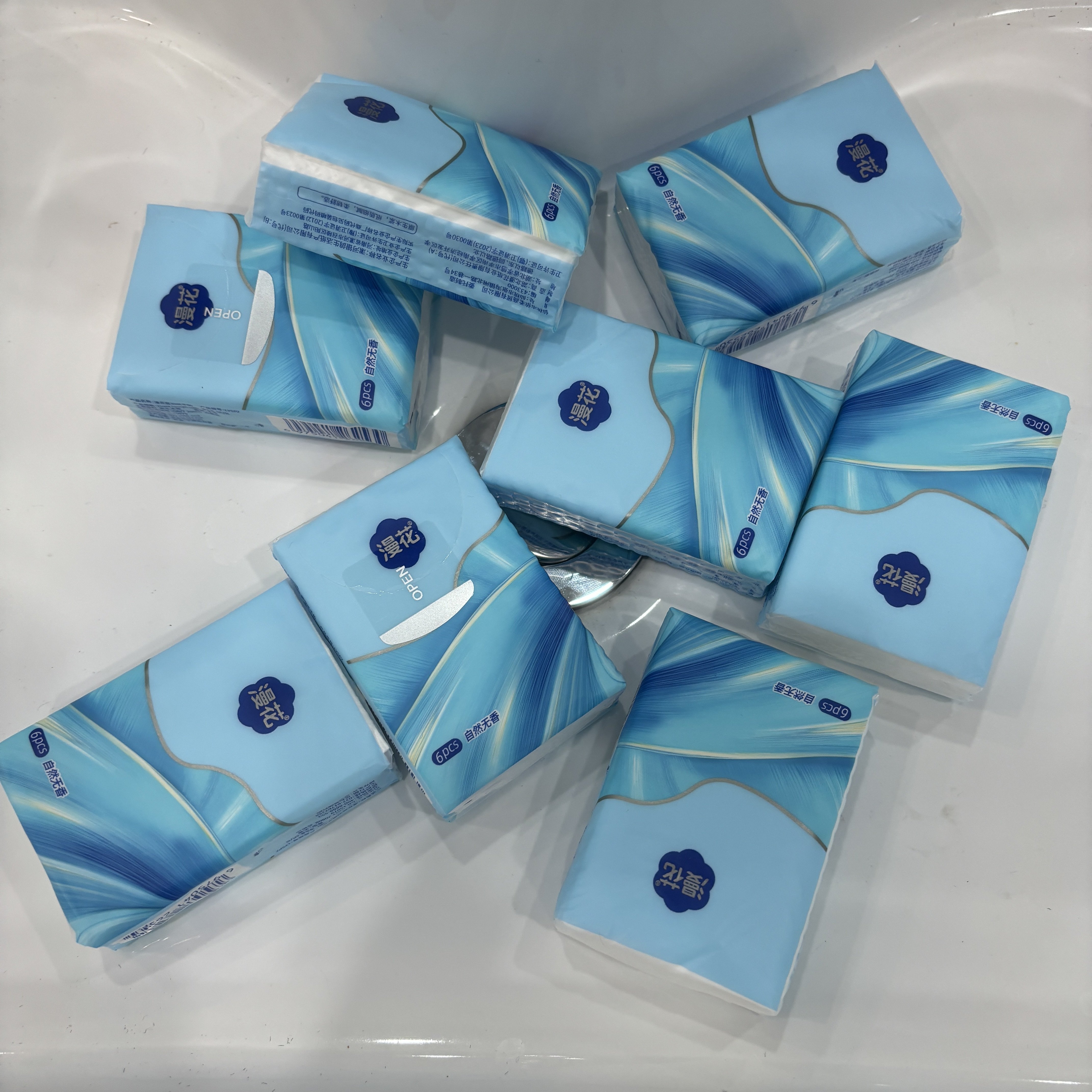 Factory supply convenient 100% virgin wood pulp handkerchief paper 3 ply handkerchief paper small package clean tissue paper