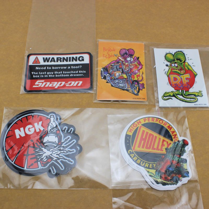 Low MOQ Printing Waterproof Vinyl Adhesive Cute Anime Custom Decorative Stickers