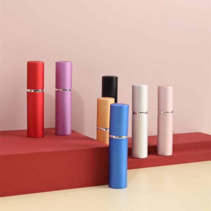 Highly Recommended Luxurious 5ml 10ml refilling bottle Domed Glass Spray Perfume Bottle for Perfume Industry