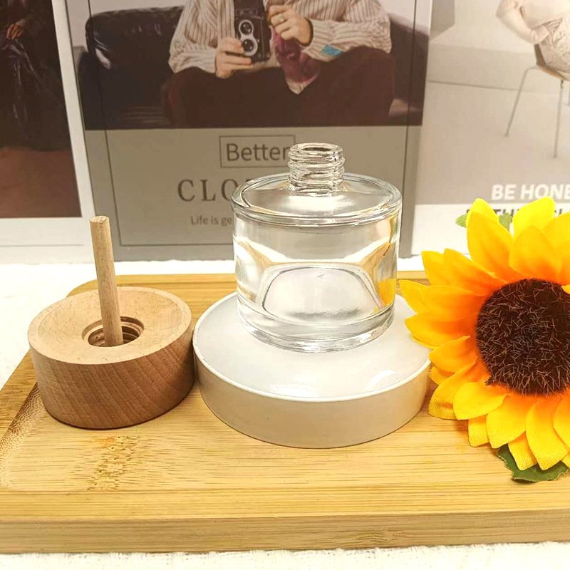 Wholesale 50ml perfume car bottle air freshener with wooden Perfume Bottle Aroma Reed Diffuser Glass Bottle With Wooden Cap