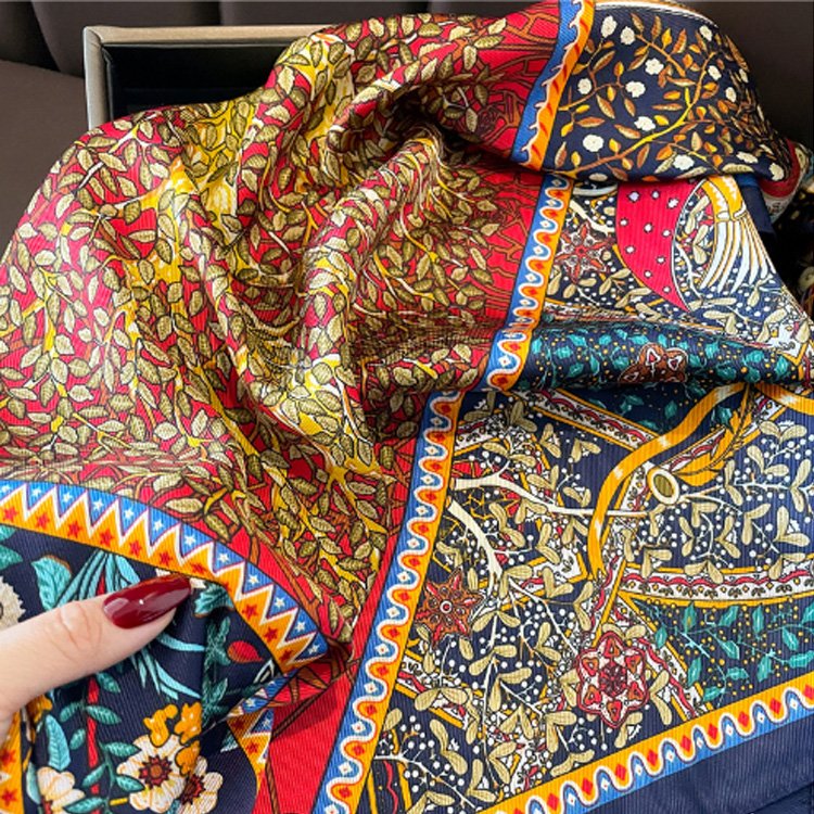 2024 New design Floral woman scarf 70*70cm luxury silk square scarves for ladies Square printing handkerchief