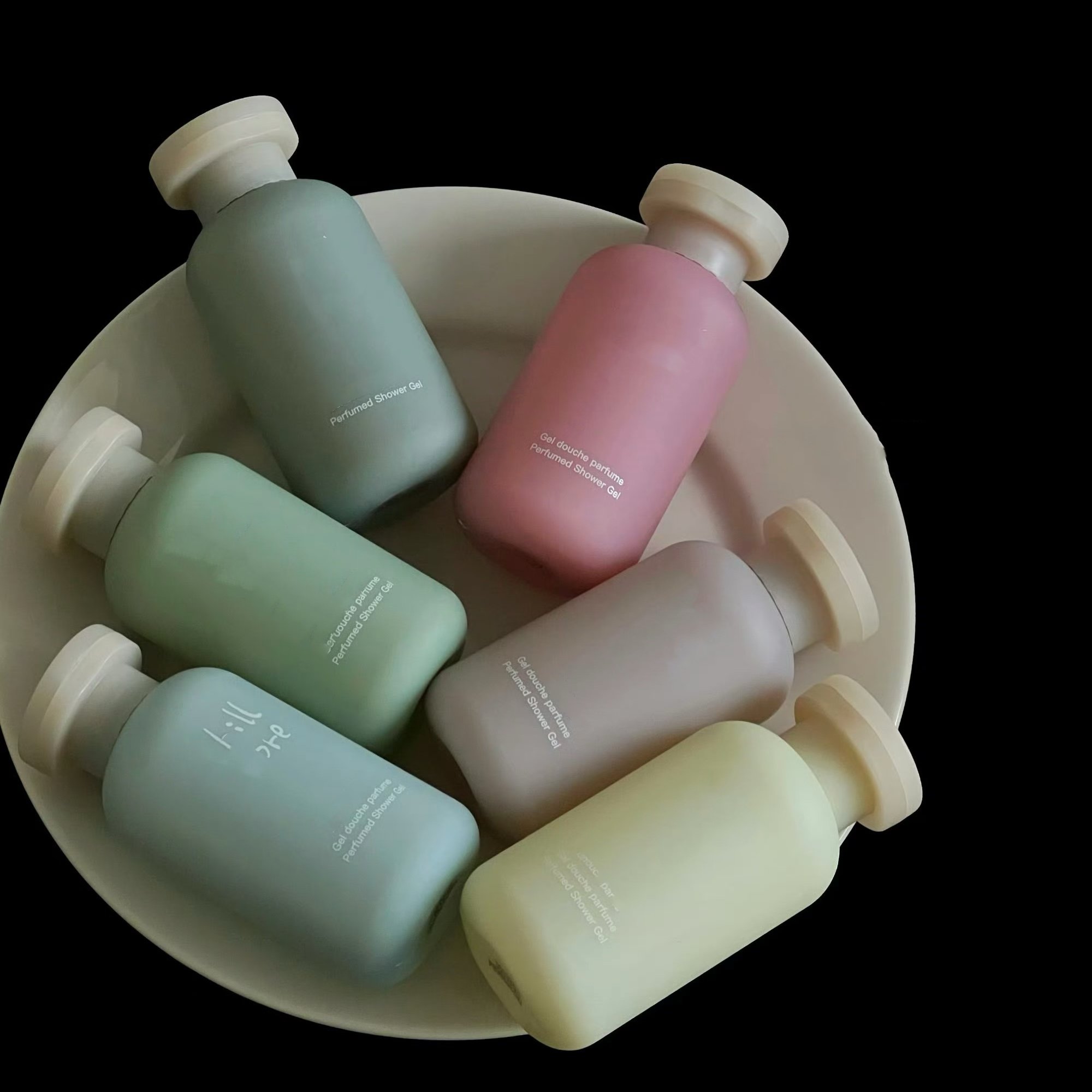 Colorful Eco PE Plastic Bottle Packaging Container Matte Surface Body Scrub Lotion Shampoo Conditioner Bottle with Screw Cap