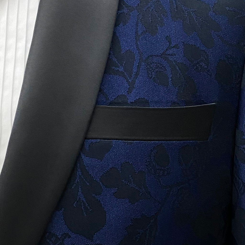 Dashing Men's Single-Breasted One-Button Tuxedo with Shawl Collar and Round Tail