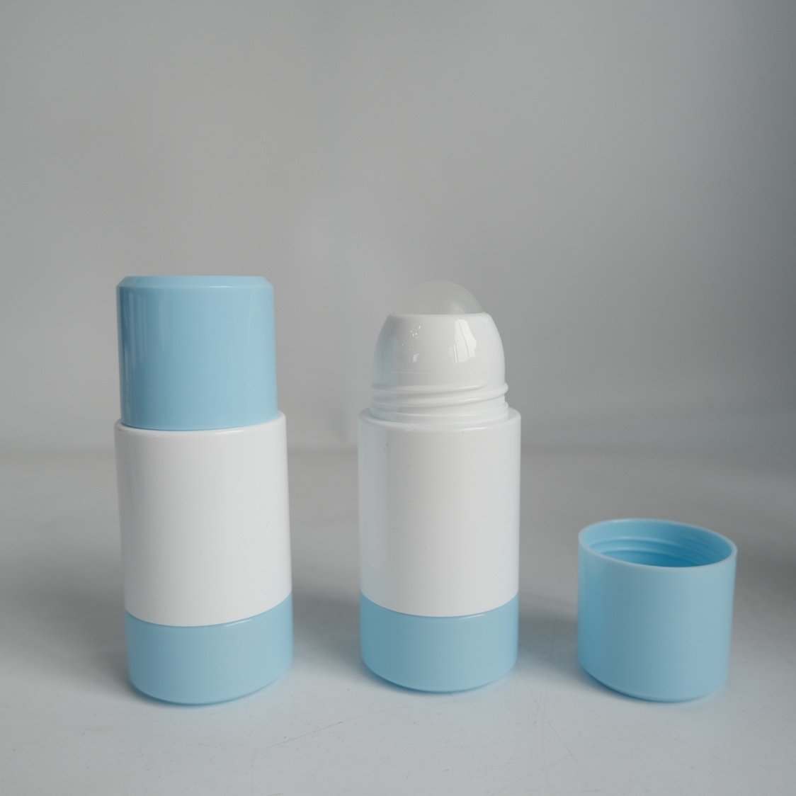 Plastic Refillable Roll On Bottle With Replaceable Inner Bottle For Essential Oil Deodorant Packaging