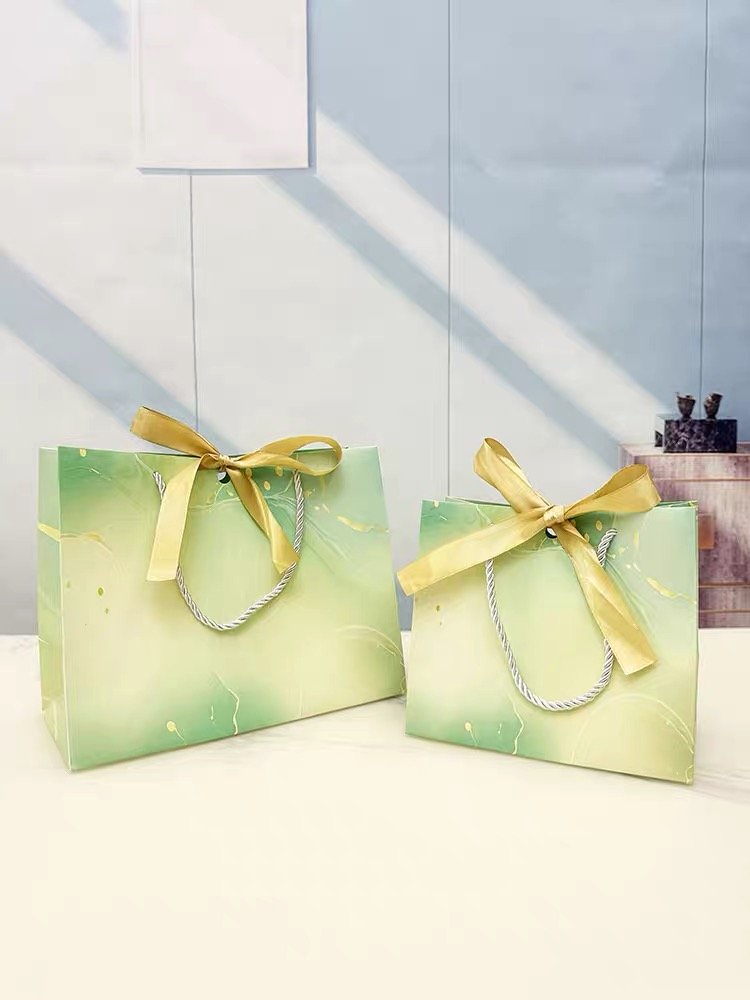 Custom Printed Handled Paper Bags with Logo for Retail and Packaging