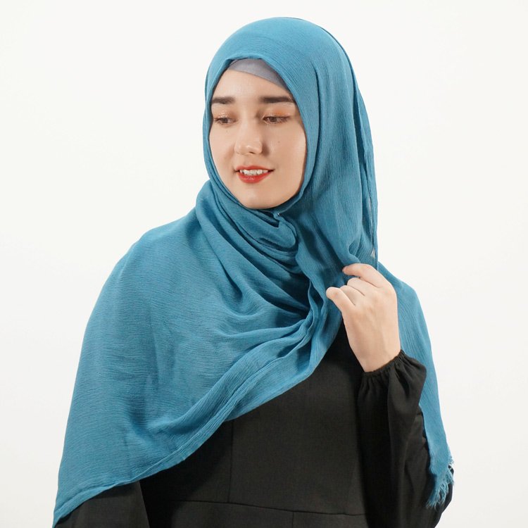 Fashion Designer custom muslim woman crinkle cotton hijab plain viscose modal scarf voile tassel veils shawls solid color 60
