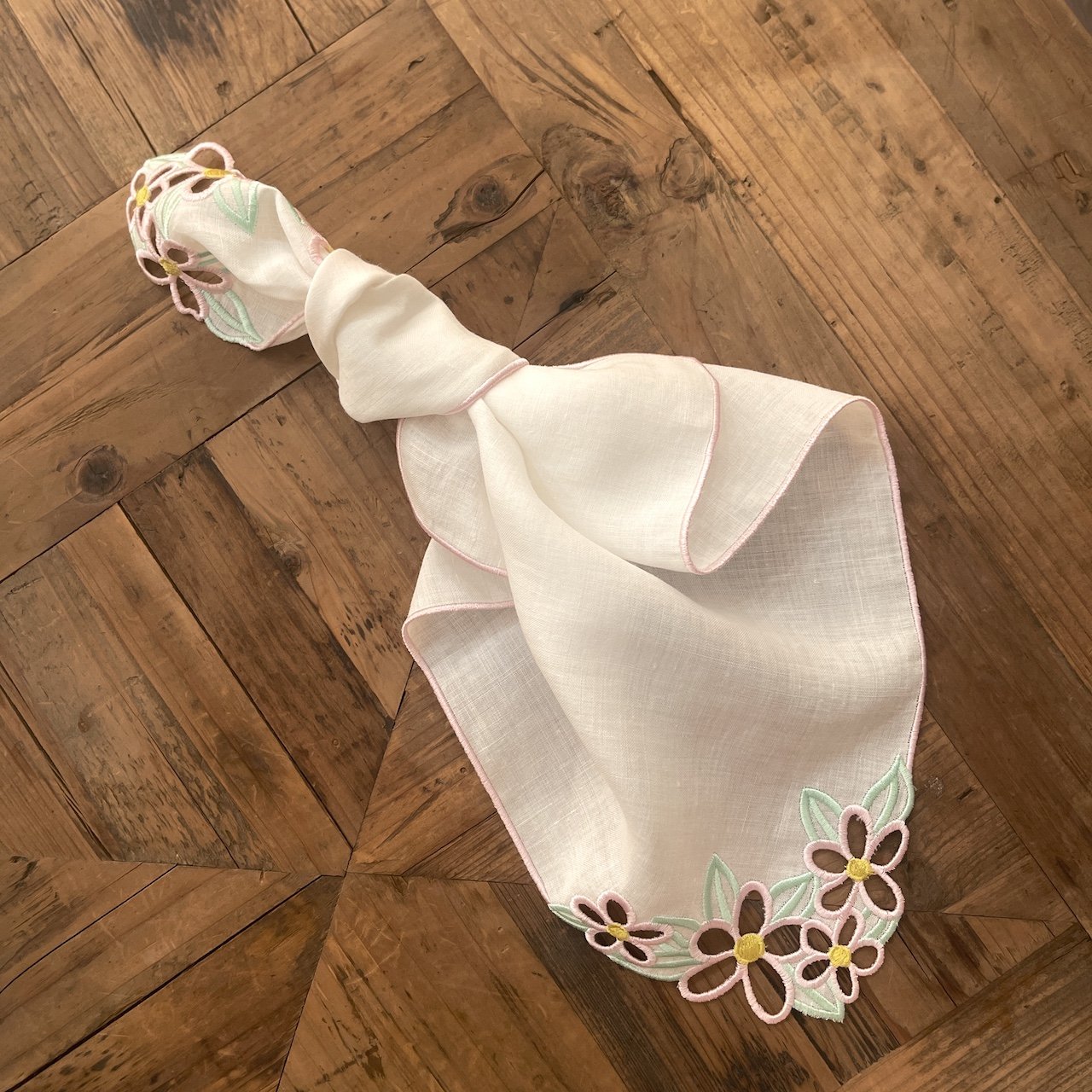 Natural Linen Napkin Elegant Europe Style Laser Embroidery Floral Design for Home Dining & Wedding Decorative Handkerchief