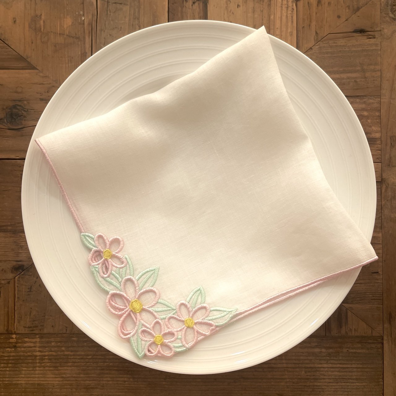Natural Linen Napkin Elegant Europe Style Laser Embroidery Floral Design for Home Dining & Wedding Decorative Handkerchief