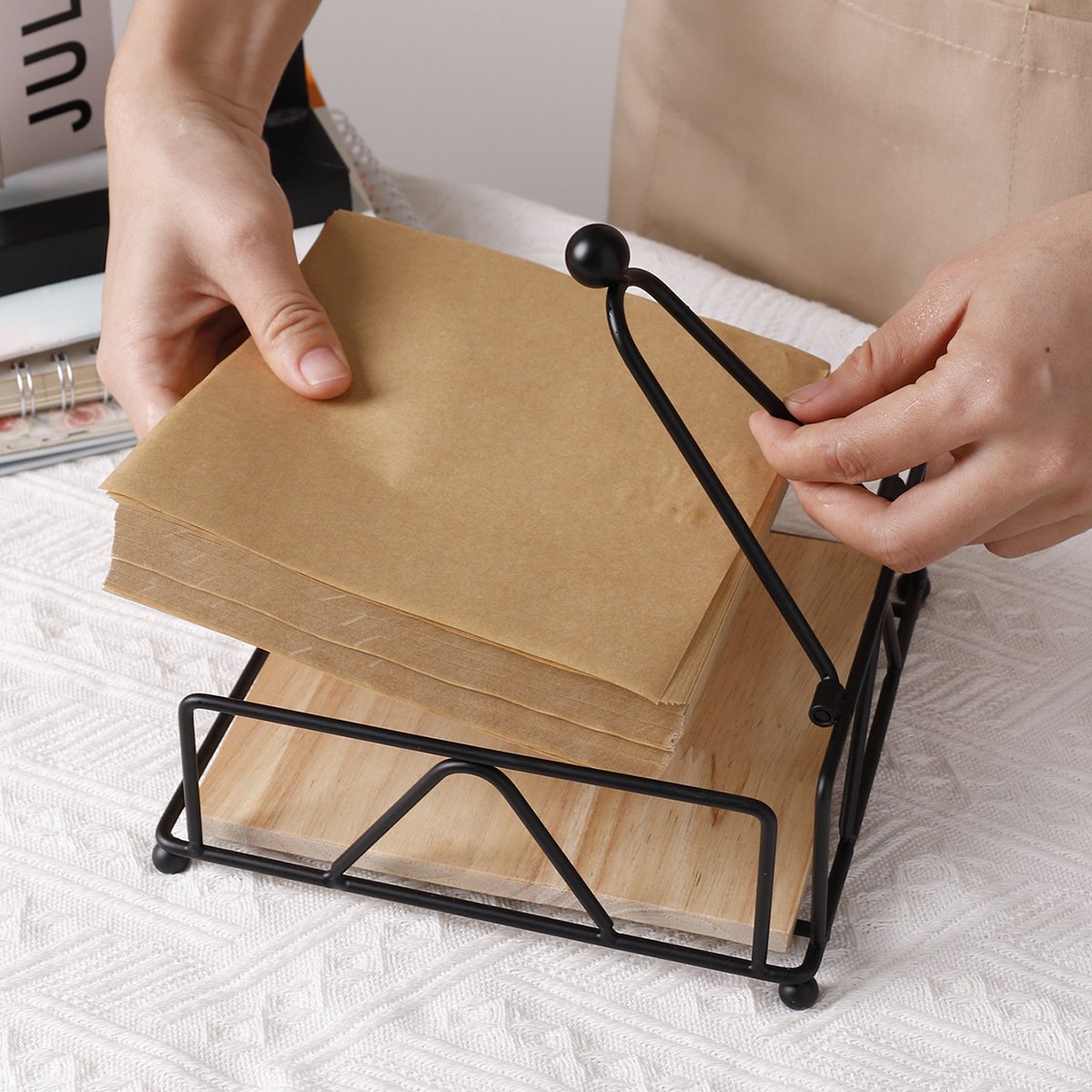 Nordic wrought iron tissue holder coffee shop hotel restaurant handkerchief paper storage rustic metal napkin holder