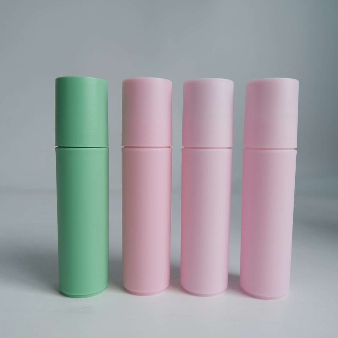 New Style 20ml Plastic Roll On Bottles Empty Eye Serum Massage Packaging PP Roll On Bottles With Metal Roller Ball