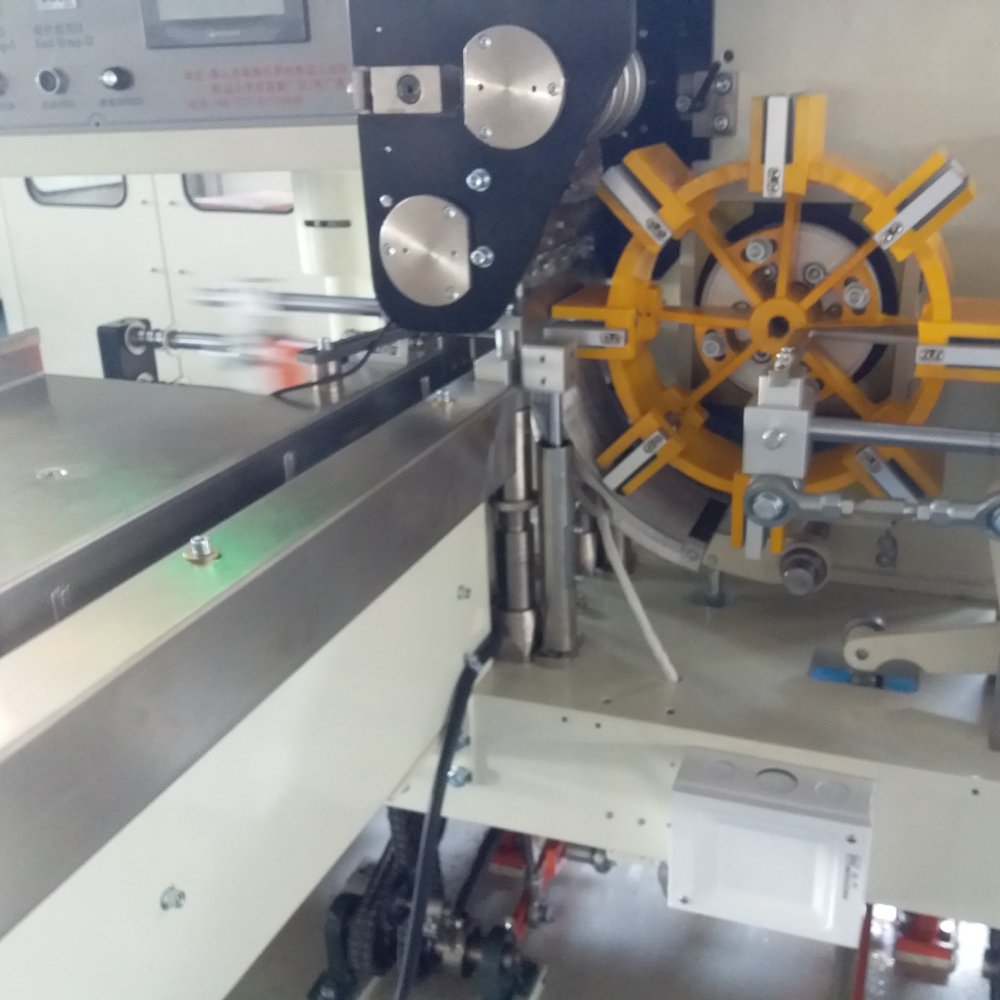 XHC-XB202 CE Certification Approved Automatic Portable Handkerchief Tissue Packing Machine