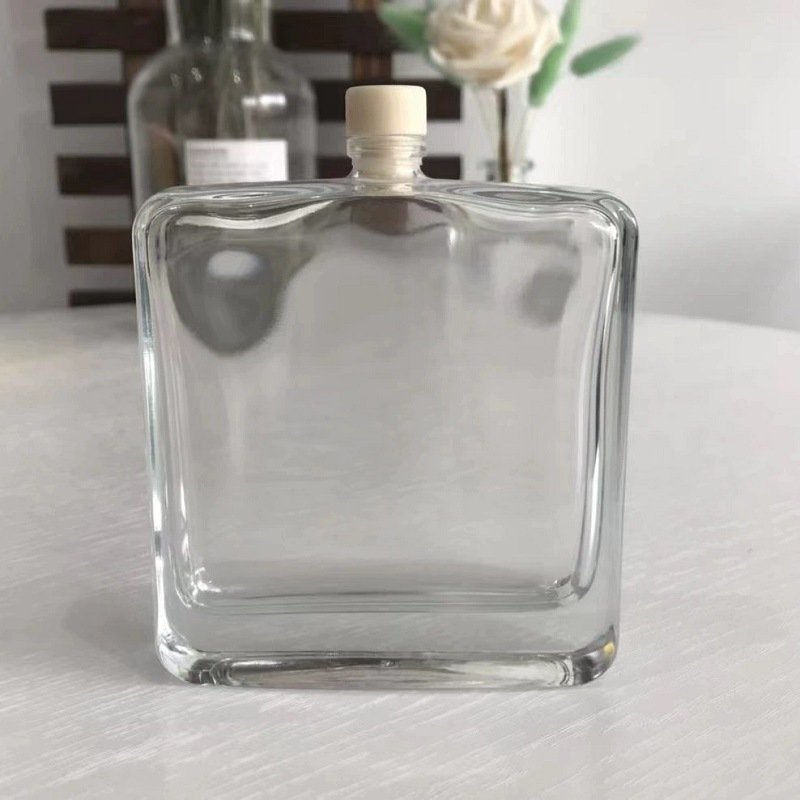 Wholesale 100ml Luxury Empty Square Glass Reed Diffuser Bottle With Stopper