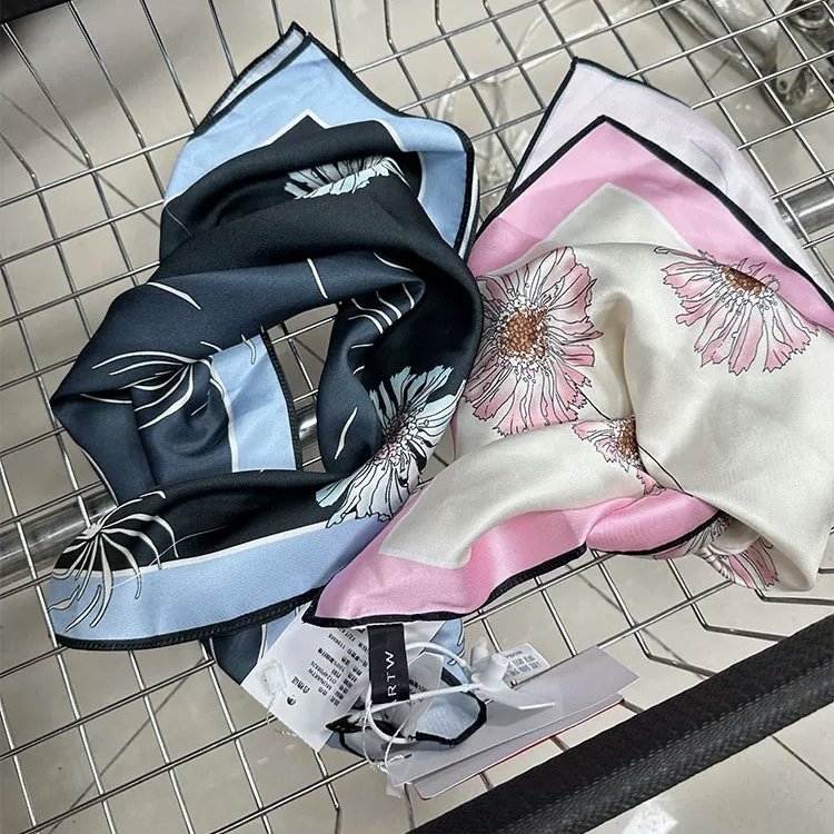 Fashion Customized Pattern Custom Logo Digital Printing Designer Foulard Square Silk Feeling Scarves