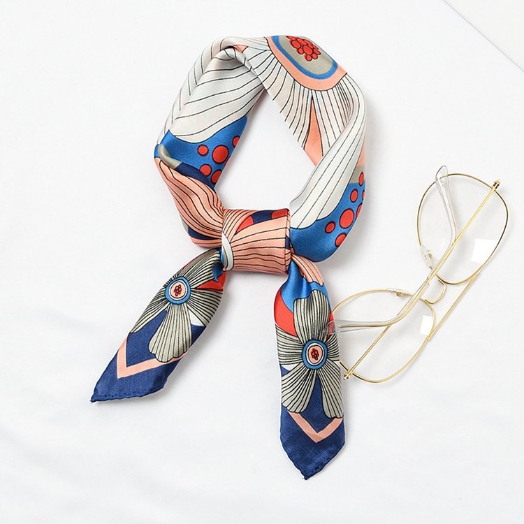 Multicolor Women Small MOQ Wholesale Luxury Elegant Brand Wrap Handkerchief Bandanas Soft Square Satin Silk Scarf For Women