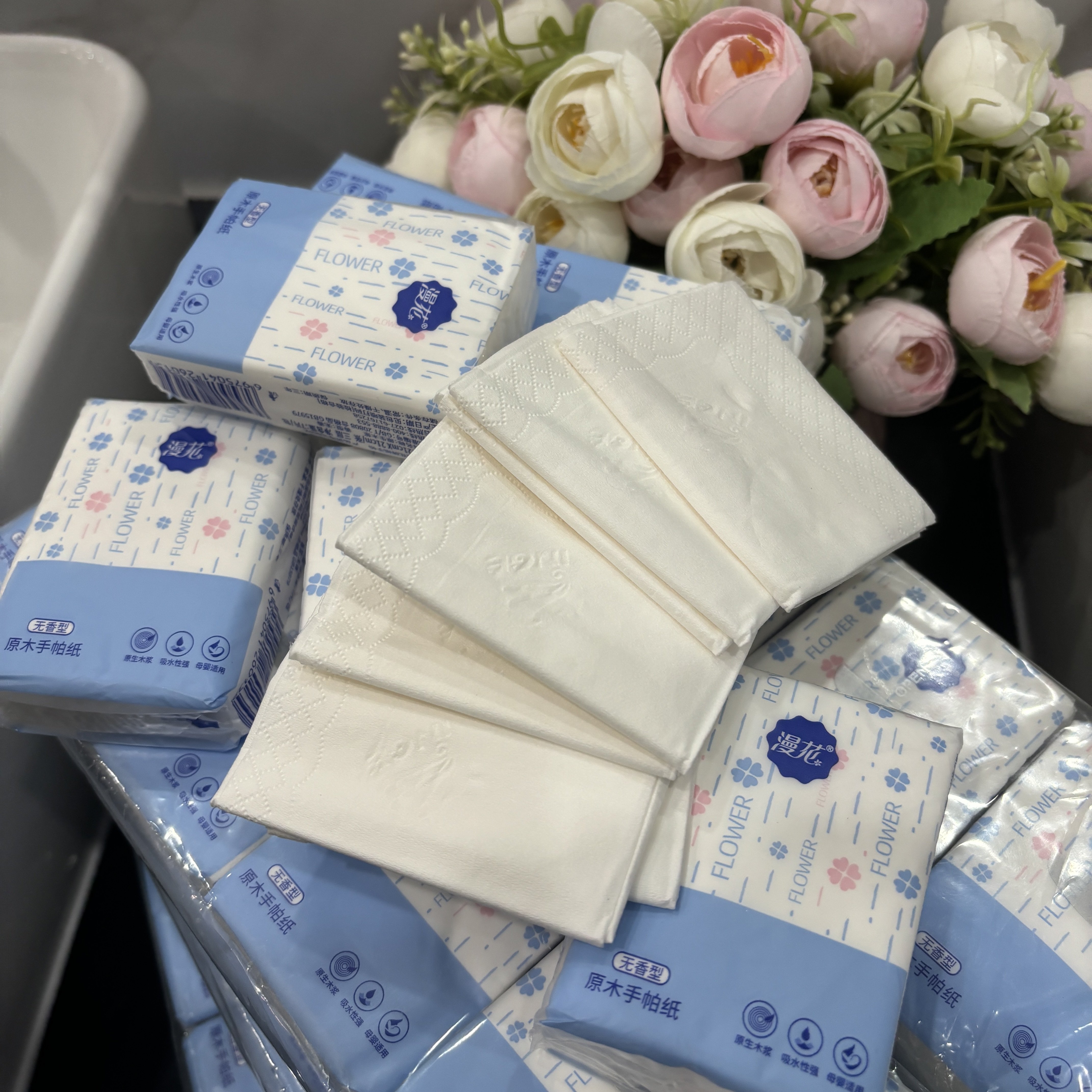 High quality 100% virgin wood pulp pocket tissue 3 ply handkerchief paper widely use paper napkin tissue