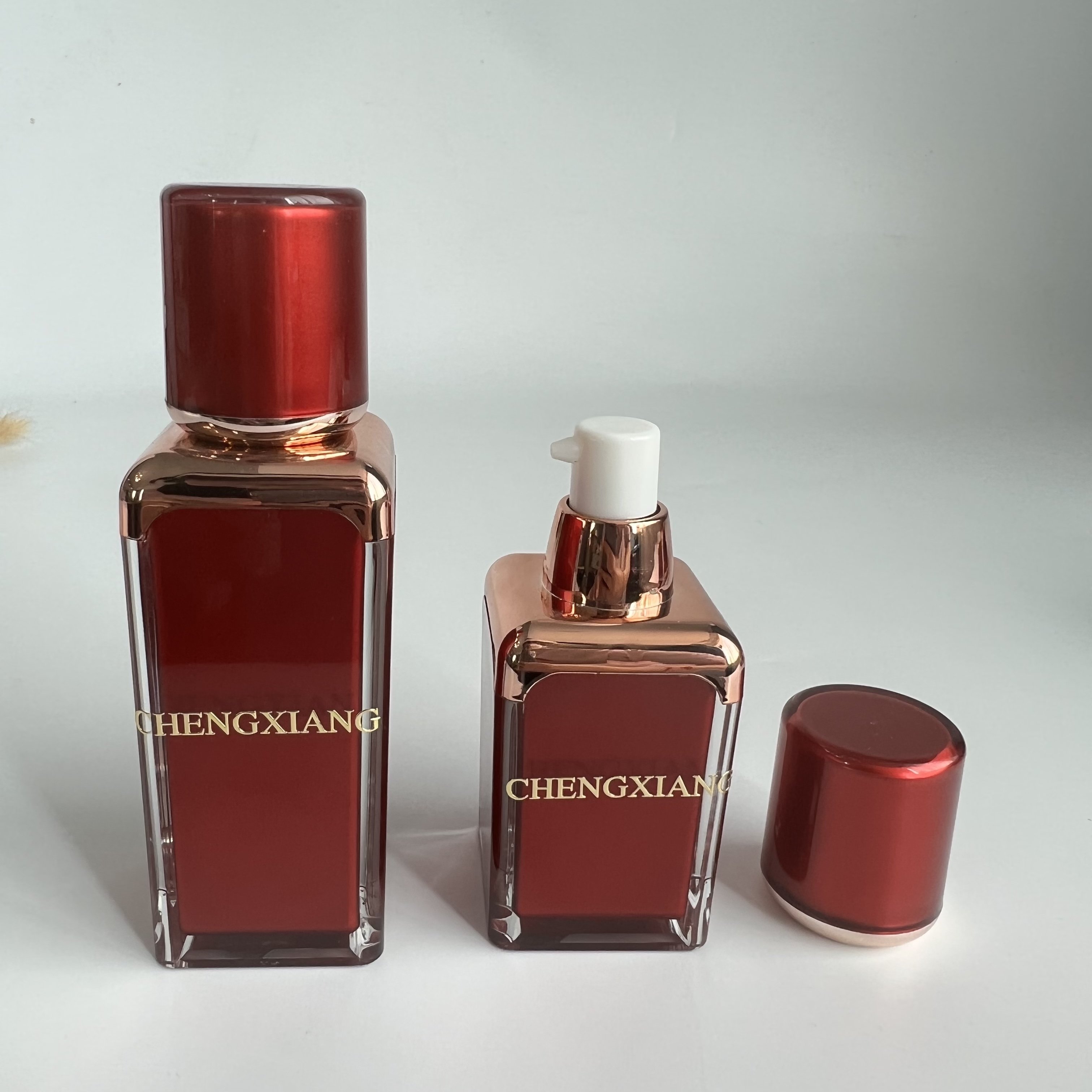 Custom Logo Red Empty Skincare Acrylic Bottle Cosmetic Airless Pump Bottle For Cosmetic Serum Lotion