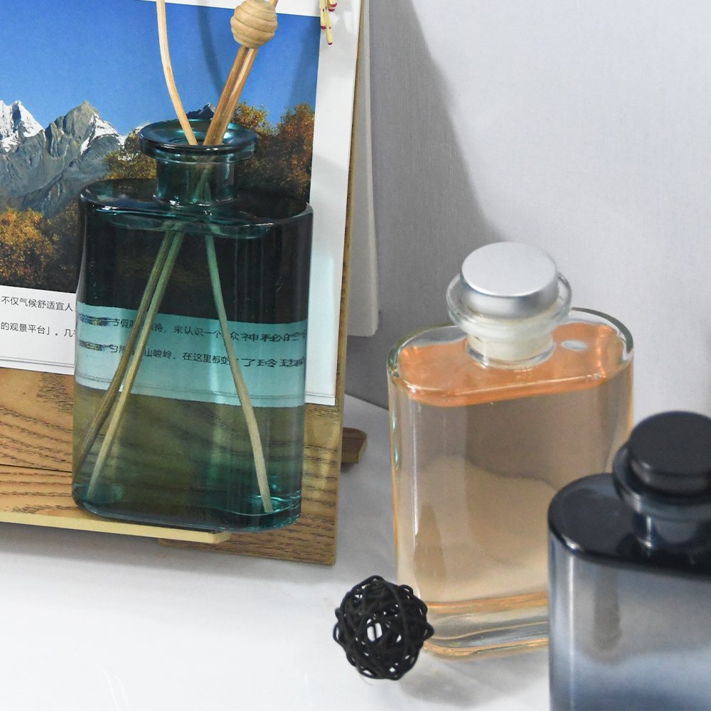 Hot Sell Oblate Cylinder Diffuser Flower Sticks Aroma Home Aroma Diffuser Glass Bottles