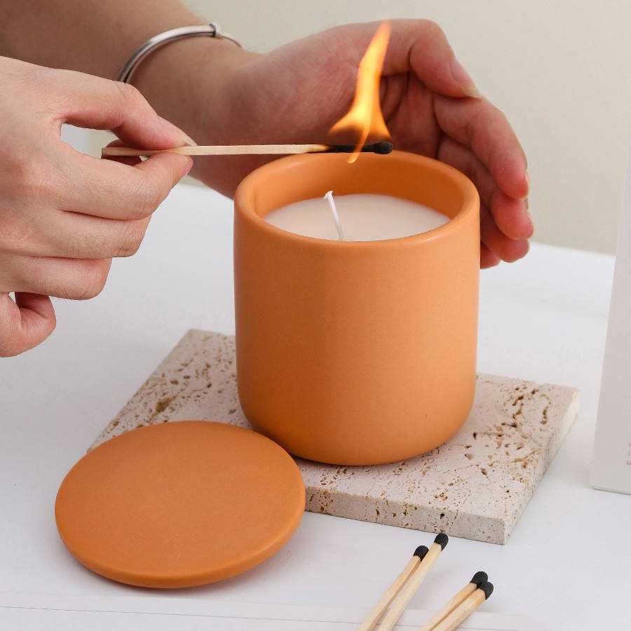 Engraved Customized Empty Ceramic Candle Jars 8 Oz 10.5 Oz 12.5 Oz Luxury Ceramic Candle Vessels
