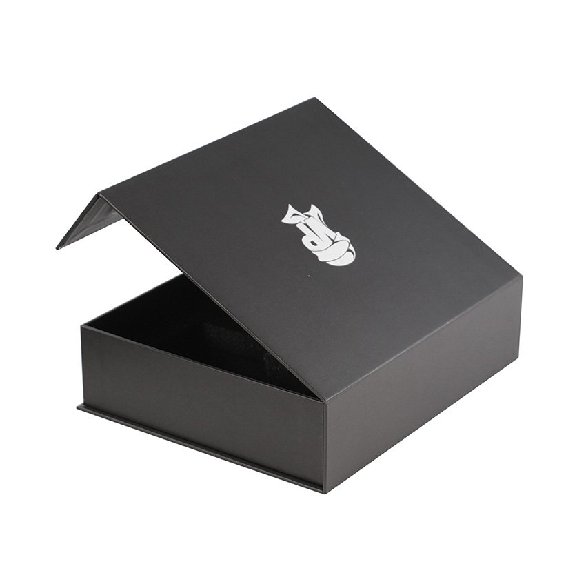 Custom Large Logo Magnetic Folding Gift Box Luxury Rigid Cardboard Packaging for Personal Care New Design