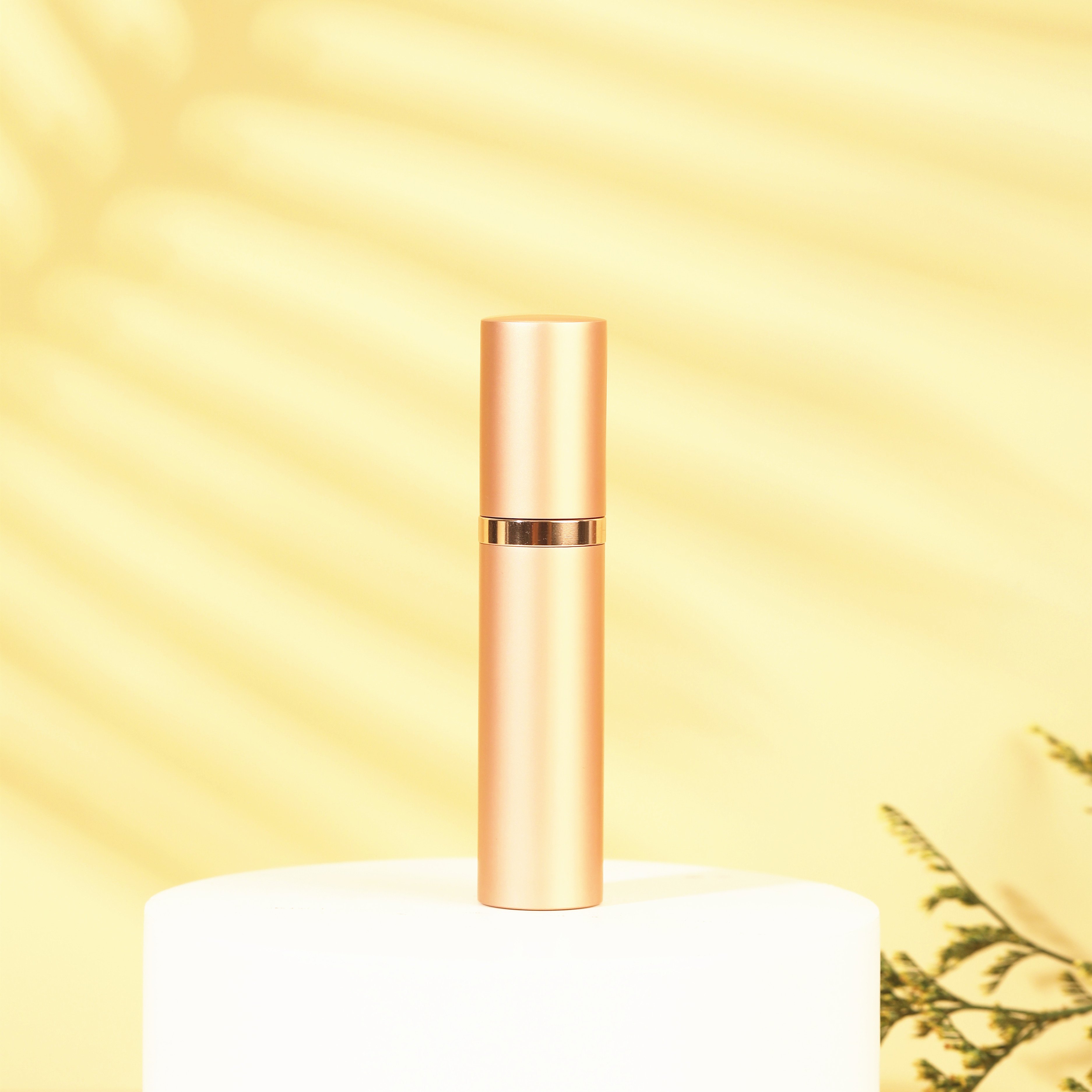 Factory custom luxury 8ml 10ml refillable perfume bottle empty mini traveling glass perfume bottle with spray perfume bottle