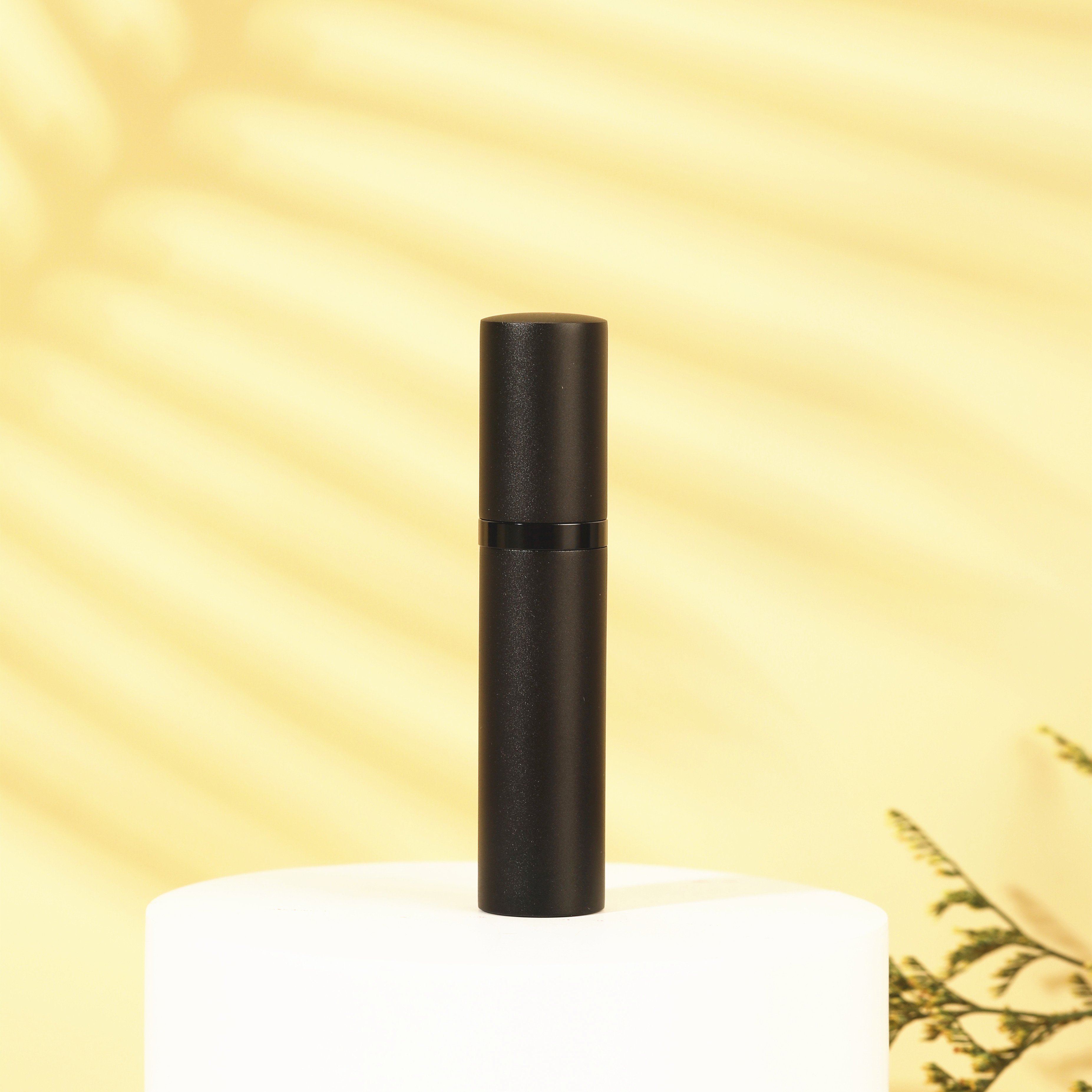 Factory custom luxury 8ml 10ml refillable perfume bottle empty mini traveling glass perfume bottle with spray perfume bottle