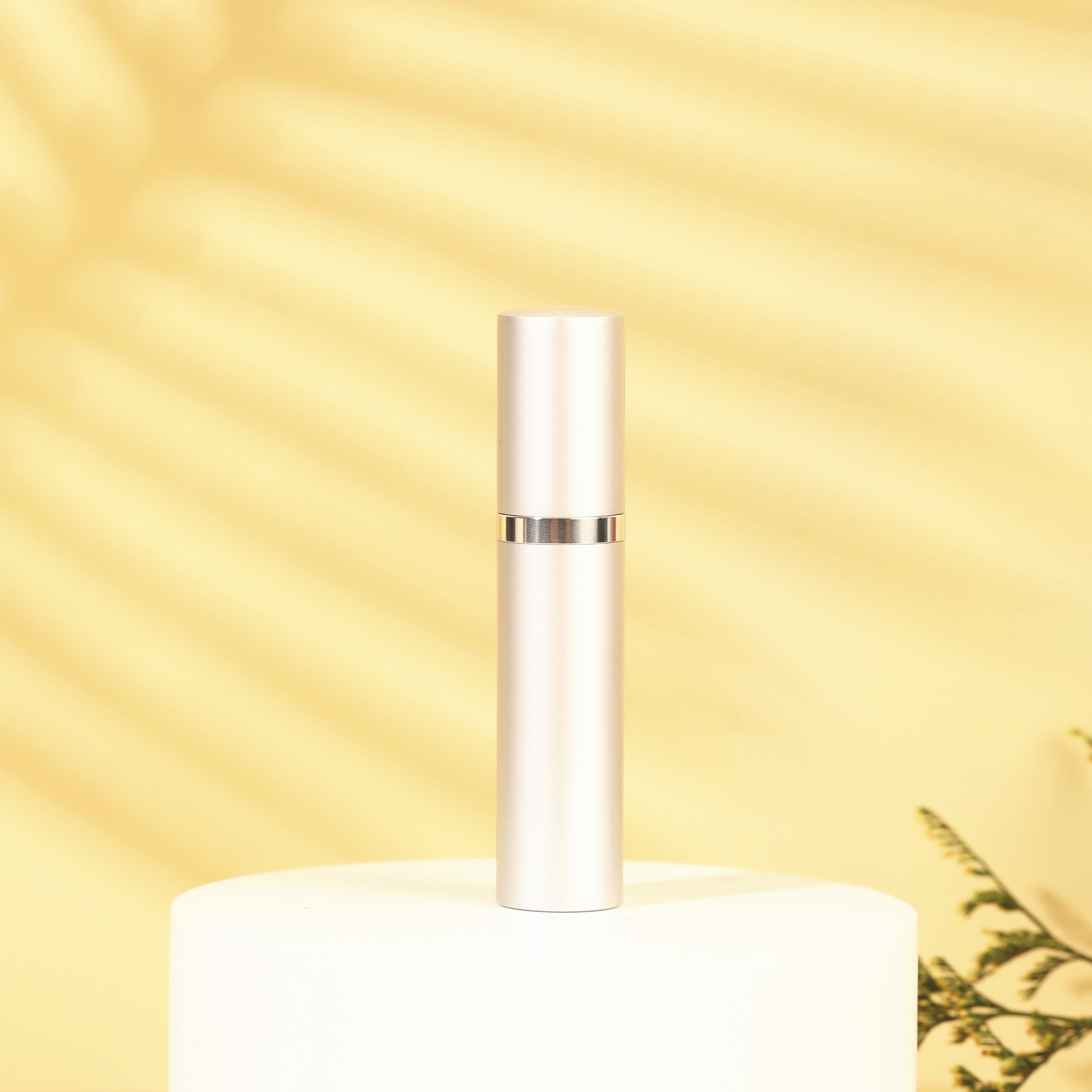 Factory custom luxury 8ml 10ml refillable perfume bottle empty mini traveling glass perfume bottle with spray perfume bottle