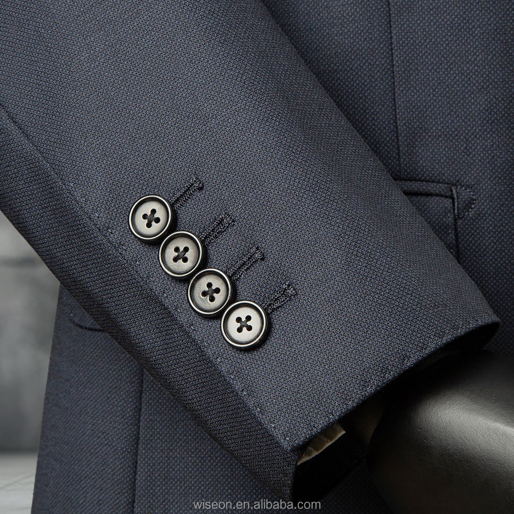 Modern Elegance: Single-Breasted Two-Button Men's Suit with a Sleek 7cm Flat Lapel.