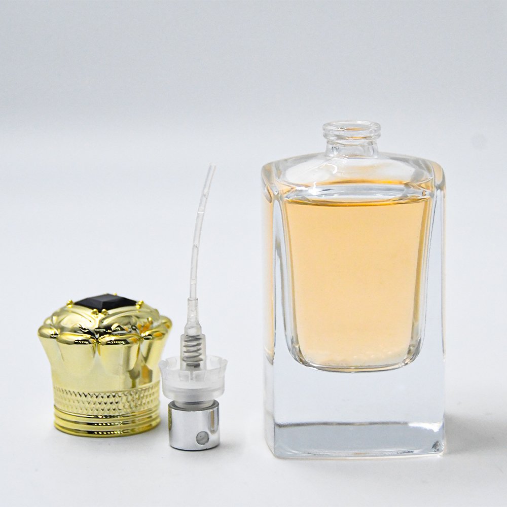Custom 30ml 50ml 100ml Refillable Empty Glass Perfume Bottle With Gold Sprayer Crystal Lid Parfum Bottle Fragrance Bottle