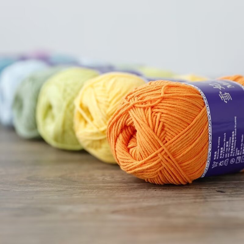 Wholesale blended yarn 50g/ ball baby soft yarn hand-knitted sweater handkerchief cushion