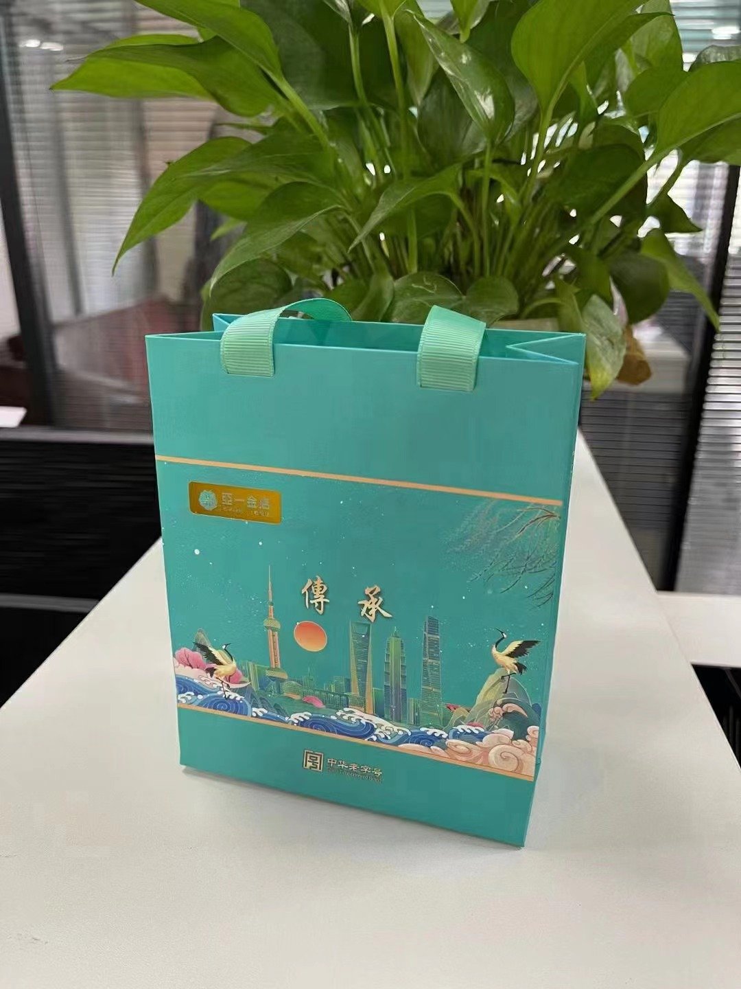 Source factory wholesale gift bags custom corporate handkerchief bags ordered clothing store Mid-Autumn Christmas gift bags