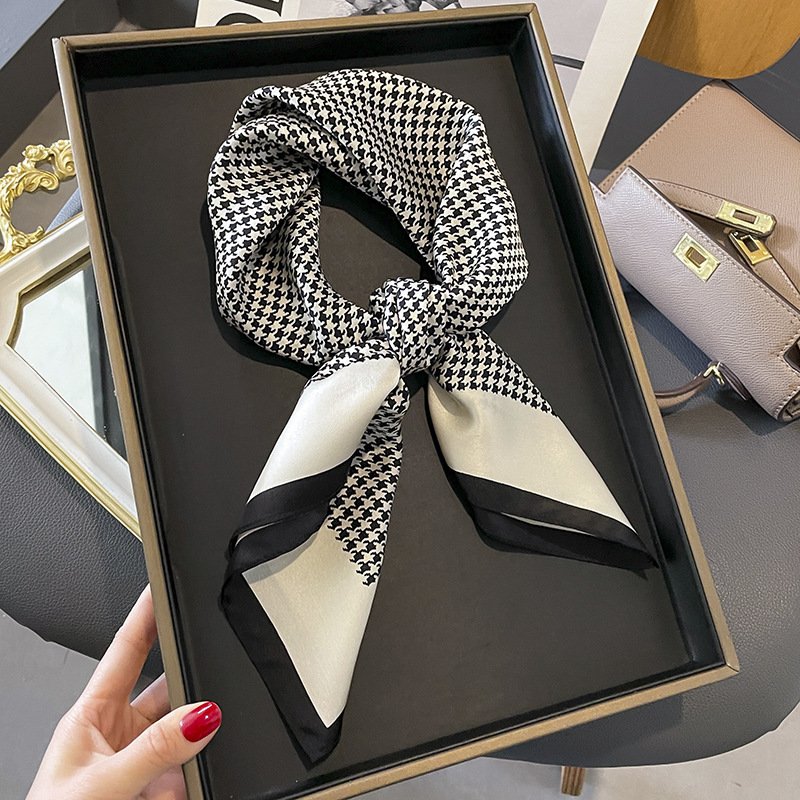 Hot Sale Women Luxury Elegant Brand Scarf Wrap Wholesale Print 70x70cm Satin Handkerchief Ladies Silk Feeling Square Scarf