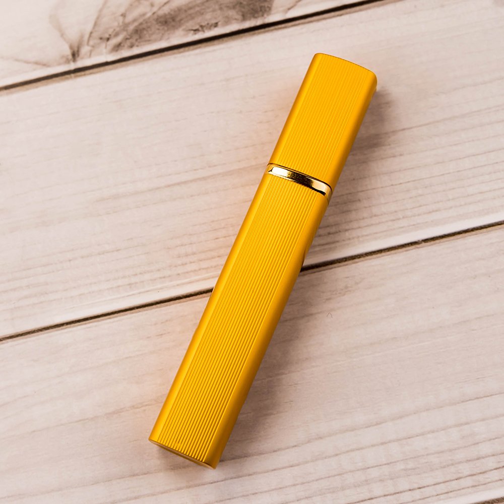 Hot sale 12ML Cosmetic Packaging Perfume Spray Bottle with plastic sprayer Customized Color