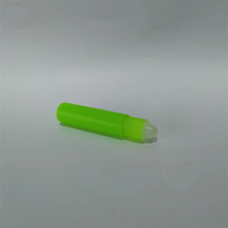 Factory Price 15ml Portable plastic Empty Round easy carry cosmetic Perfume Roller Ball Bottle With Lid