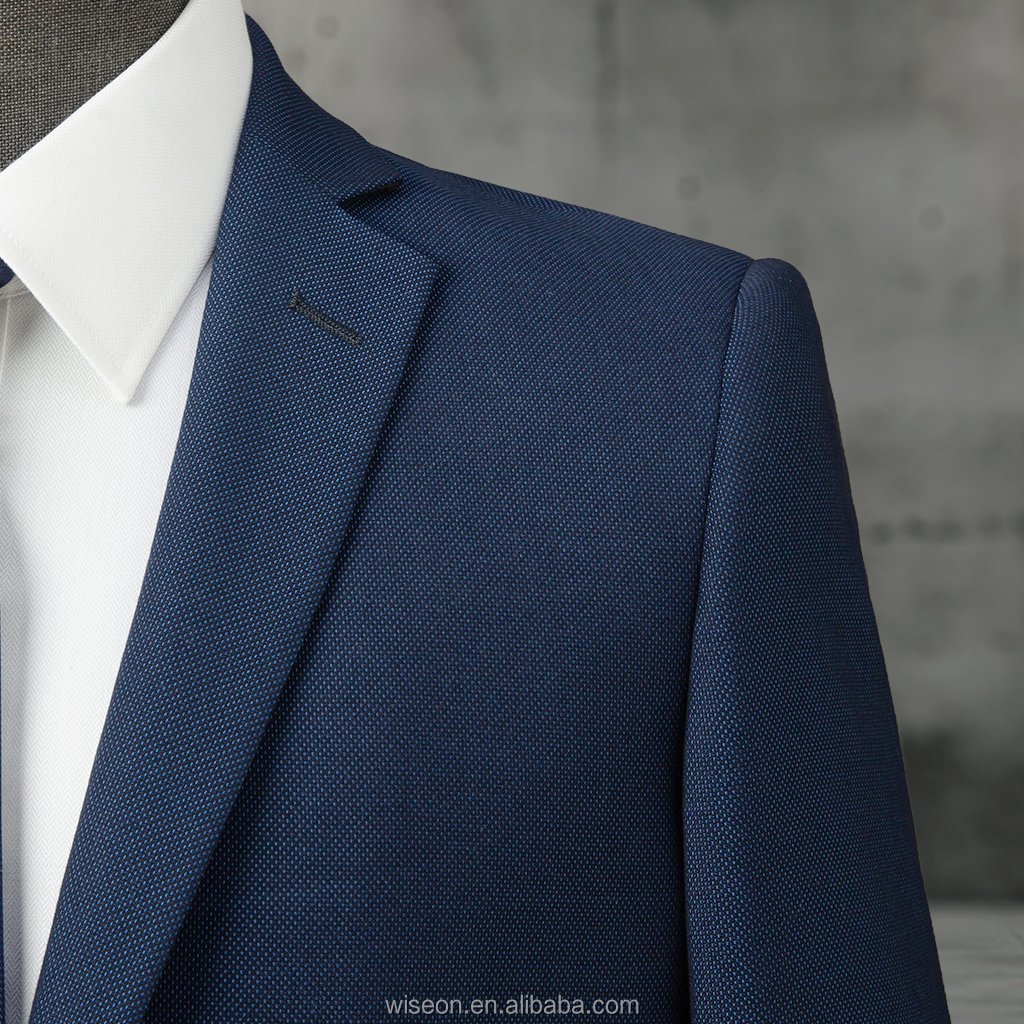 Urbane Men's Classic Two-Button Suit with Chic 5.5cm Flat Lapel and Central Rear Vent for Sophisticated Style