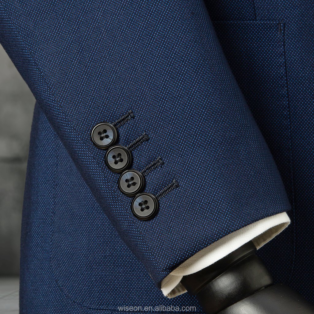 Urbane Men's Classic Two-Button Suit with Chic 5.5cm Flat Lapel and Central Rear Vent for Sophisticated Style