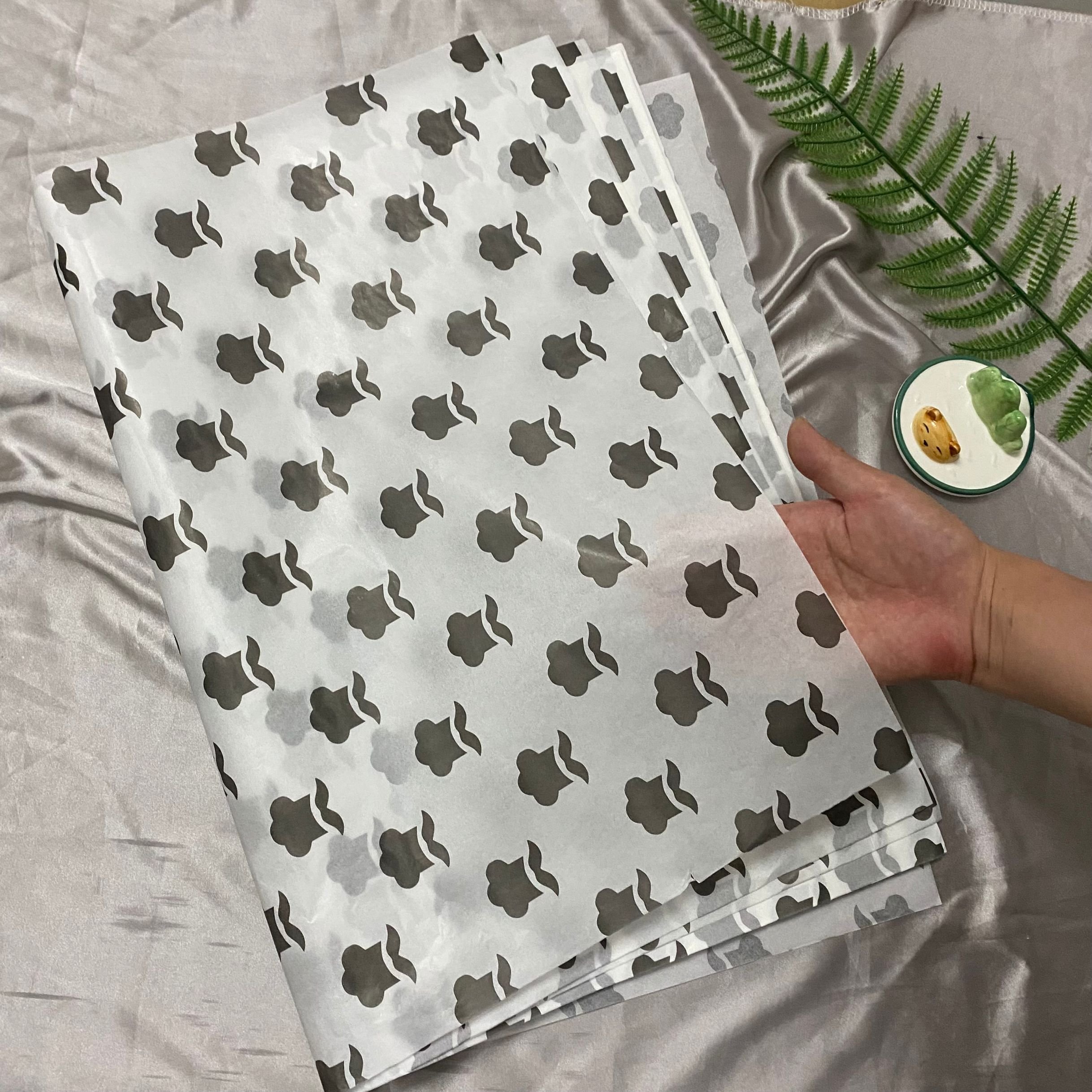 Wholesale custom tissue paper packaging gift floral wrapping paper roll custom print christmas floral wrapping paper