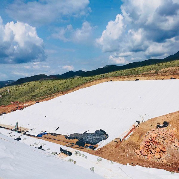 "150g spunbonded nonwoven geotextile materials for soil reinforcement purposes."