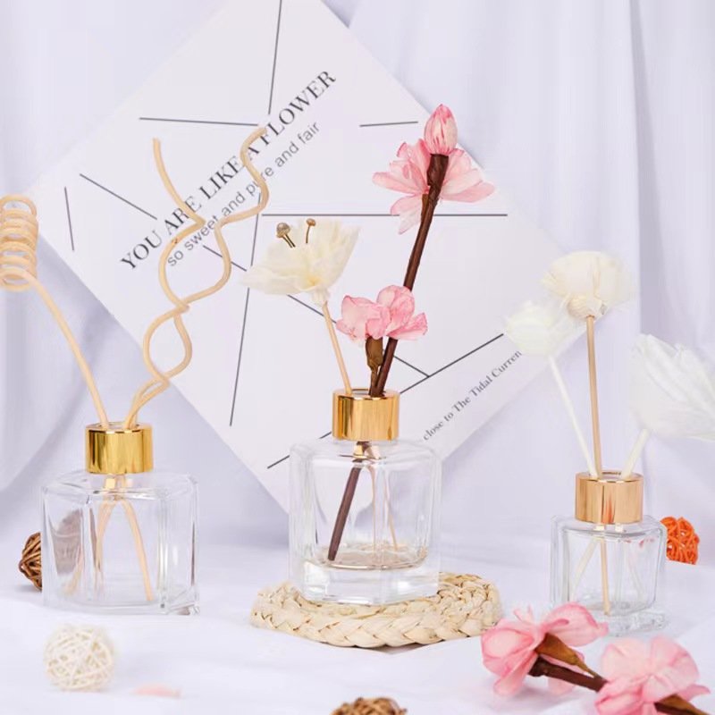 2024 Luxury Car Perfume Transparent Glass Bottle Car Aroma Diffuser With Reed Diffuser Oils For Car Air Freshener