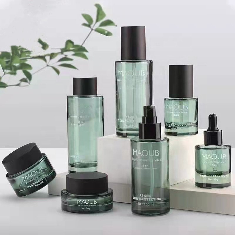 Wholesale Cosmetic packaging Cute 30ml 40ml 150ml Custom Private Label Glass Portable pump Bottle for cosmetic bottle set
