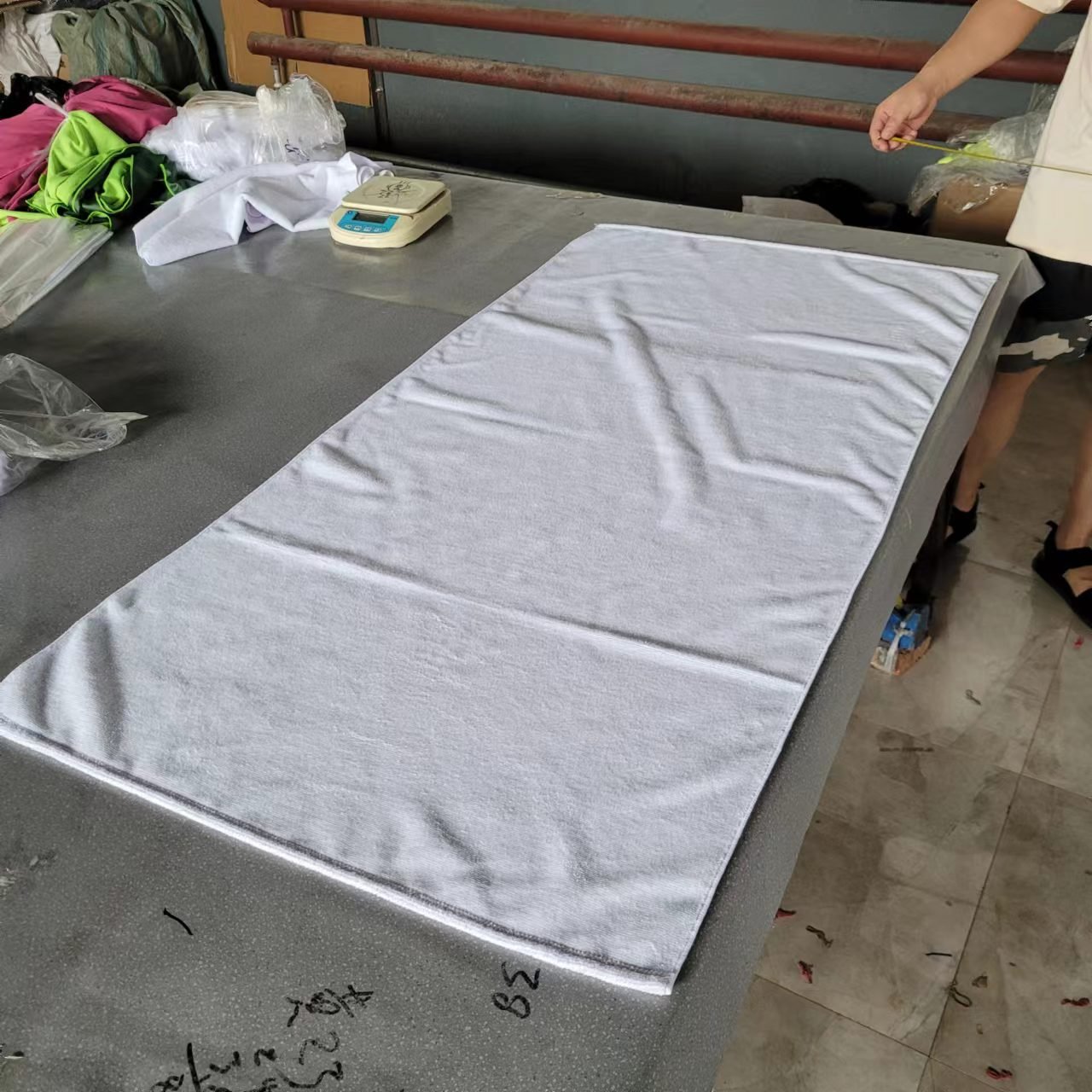 One Side Polyester 1 Side Cotton Blanks Towel & Fabric Roll for Sublimation Print White Poly Napkins Handkerchief Beach Blanket