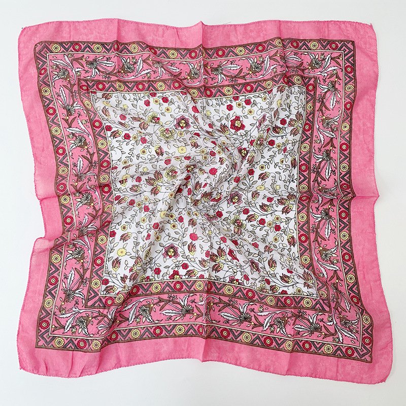 Woge Shanghai supplier beautiful soft 70*70cm echarpe handkerchief woman print flowers slavic tradition square cotton scarf