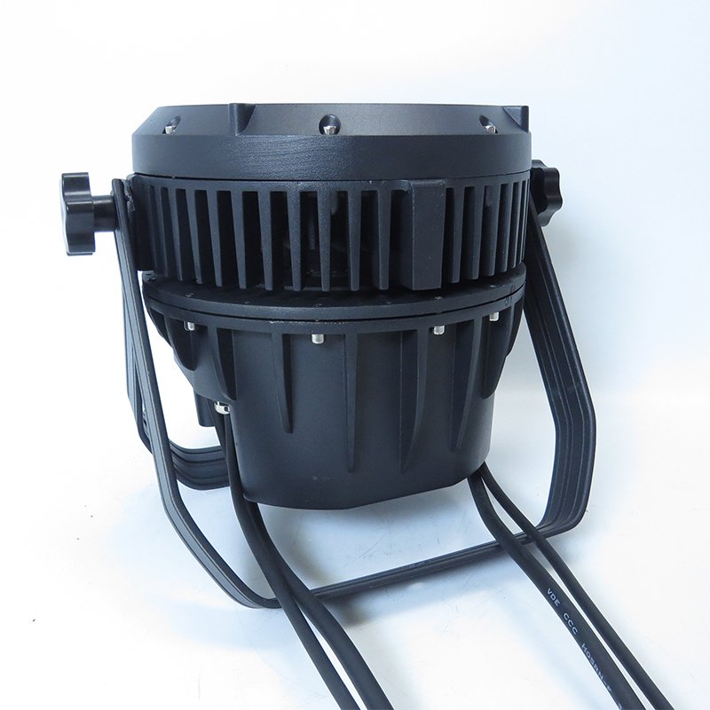 High Quality LED 18 Waterproof And Dustproof Stage Lights Suitable For Party Clubs