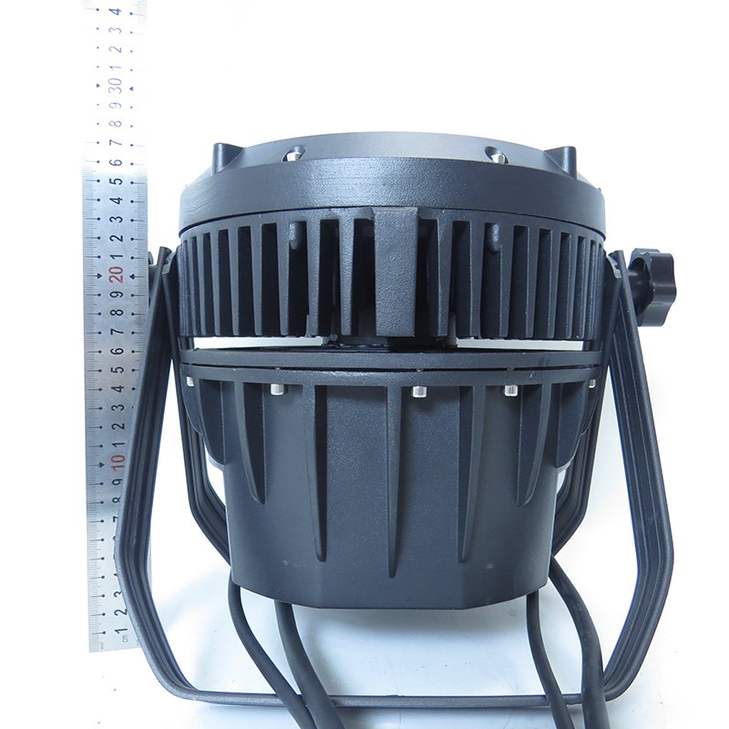 High Quality LED 18 Waterproof And Dustproof Stage Lights Suitable For Party Clubs