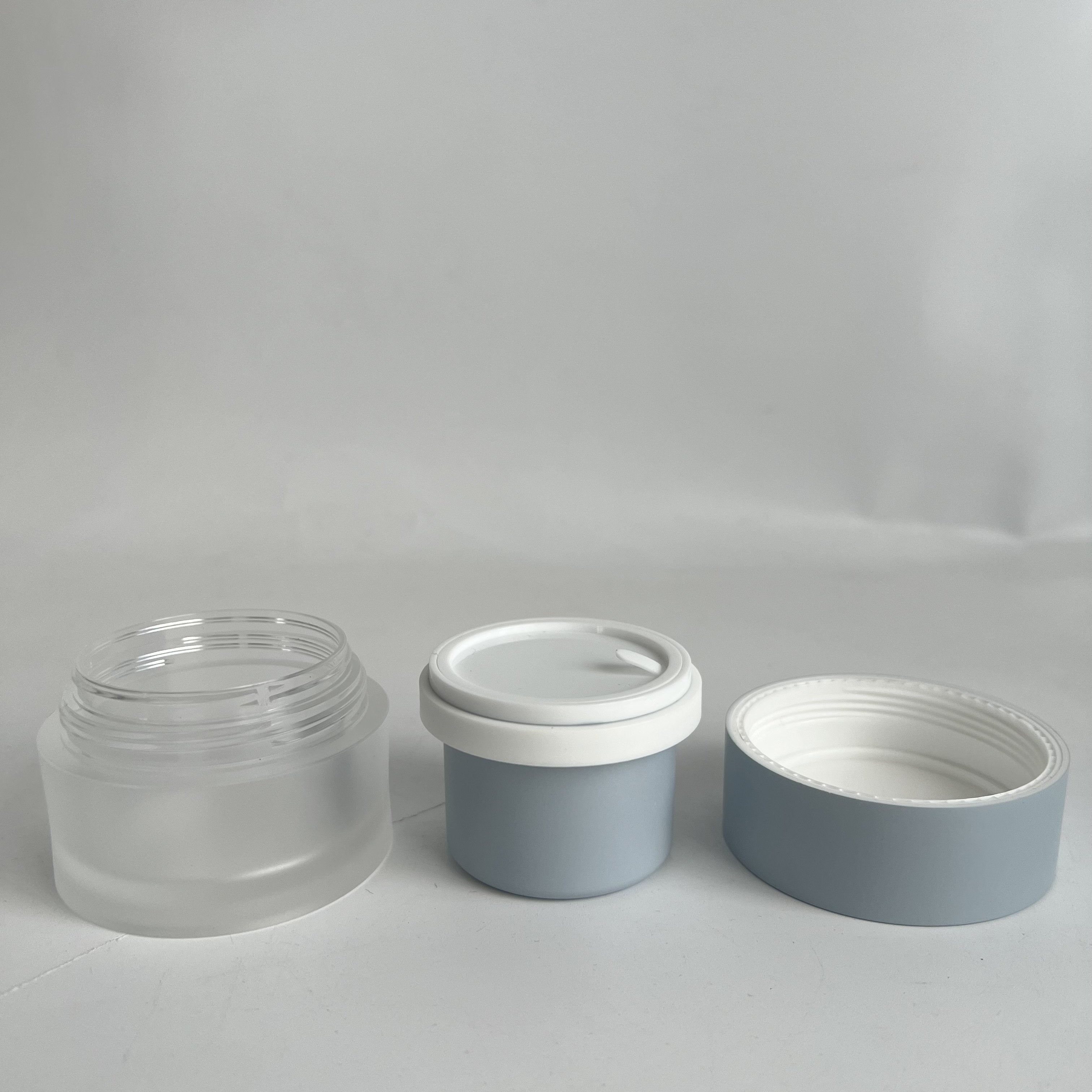 Customizable Empty Plastic Foam Lotion Pump Bottle 30 50ml Cosmetics Face Skin Care Airless Bottle With Lotion Pump