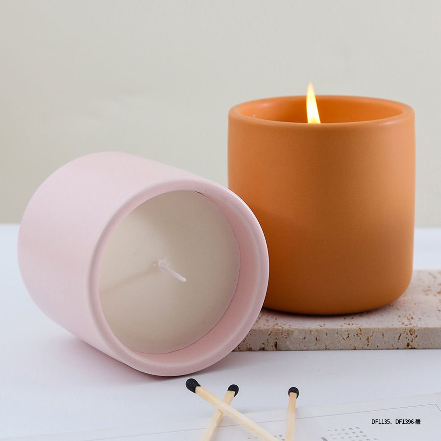 Free Sample Home Hotel Cylinder Nordic Empty Candle Vessels Container White Black Matte Candle Jar With Lid