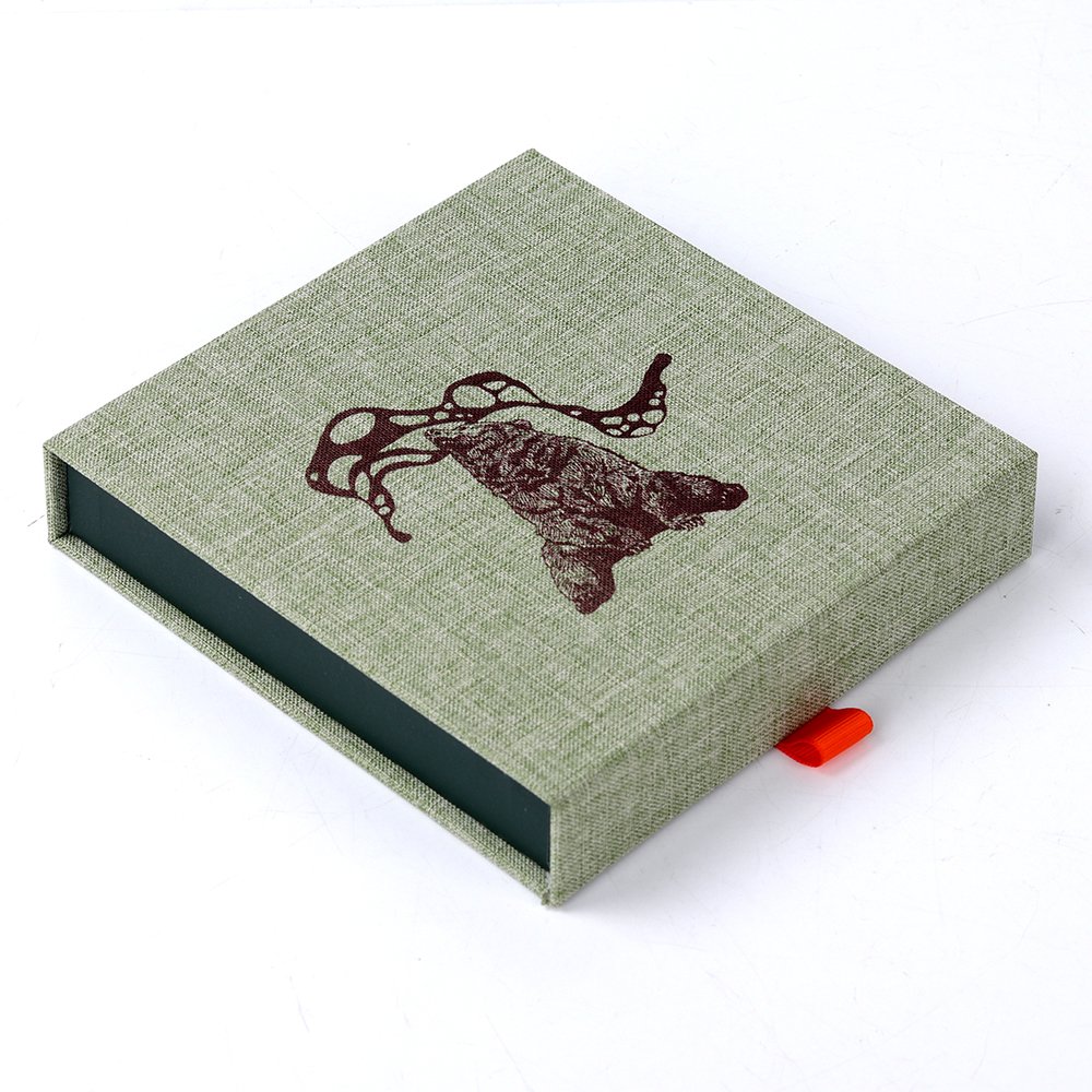 Simple Elegant Linen Fabric Book Shape Magnetic Closure Gift Box Wallet Handkerchief Packaging Box with Silver Gifts and Crafts
